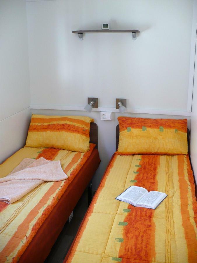 Victoria Mobilehome In Solaris Fkk Naturist Camping Resort ポレッチ エクステリア 写真